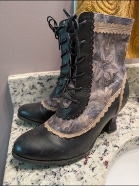 L'Artiste by Spring Step Bewitch Victorian-Inspired Boots